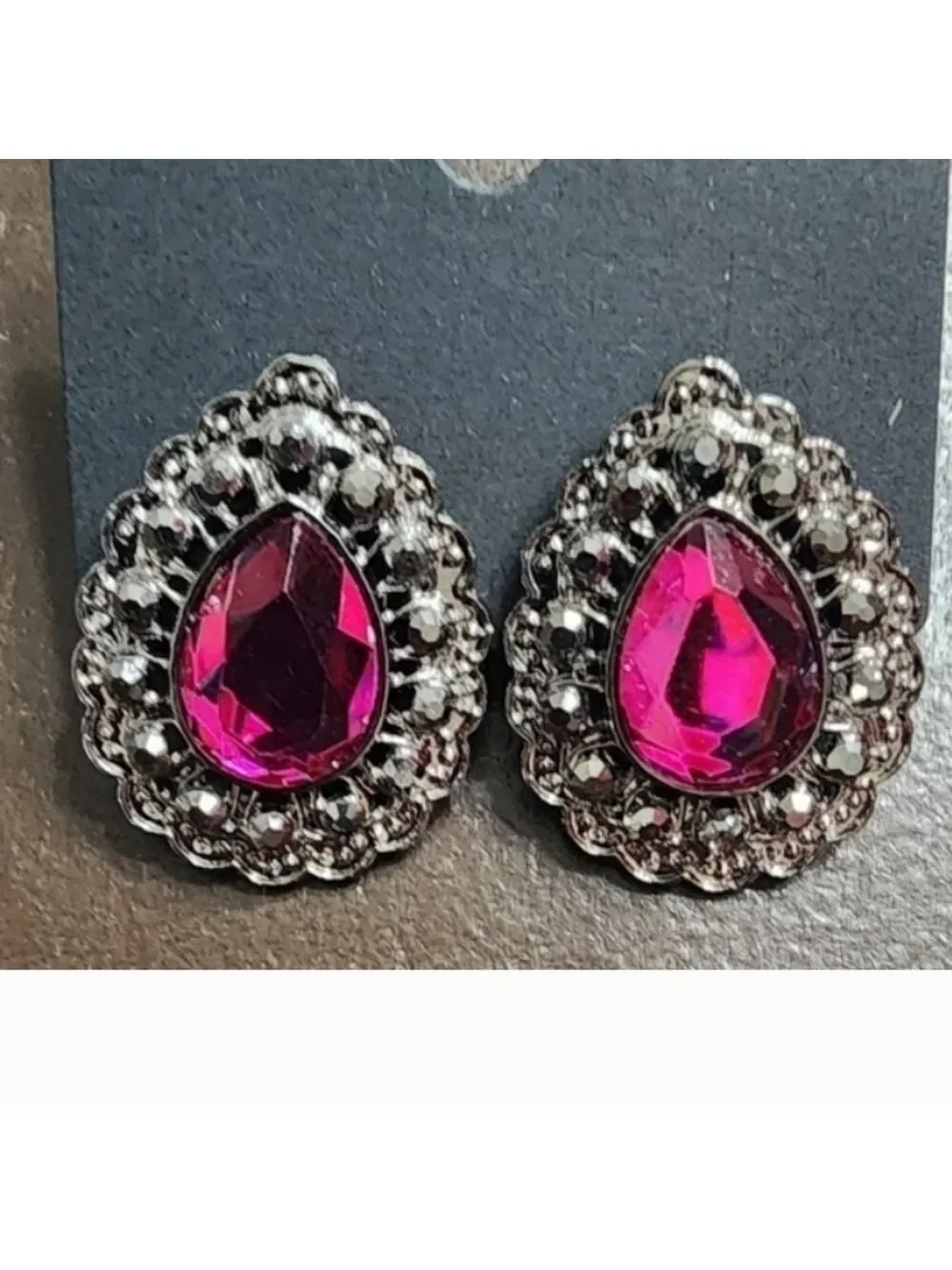 💥4 For $20💥Pink and Silver Teardrop Earrings
